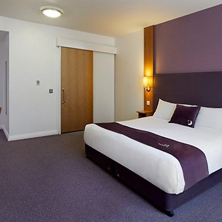 Premier Inn Gatwick Crawley Ngoại thất bức ảnh