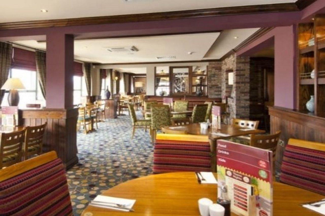 Premier Inn Gatwick Crawley Ngoại thất bức ảnh