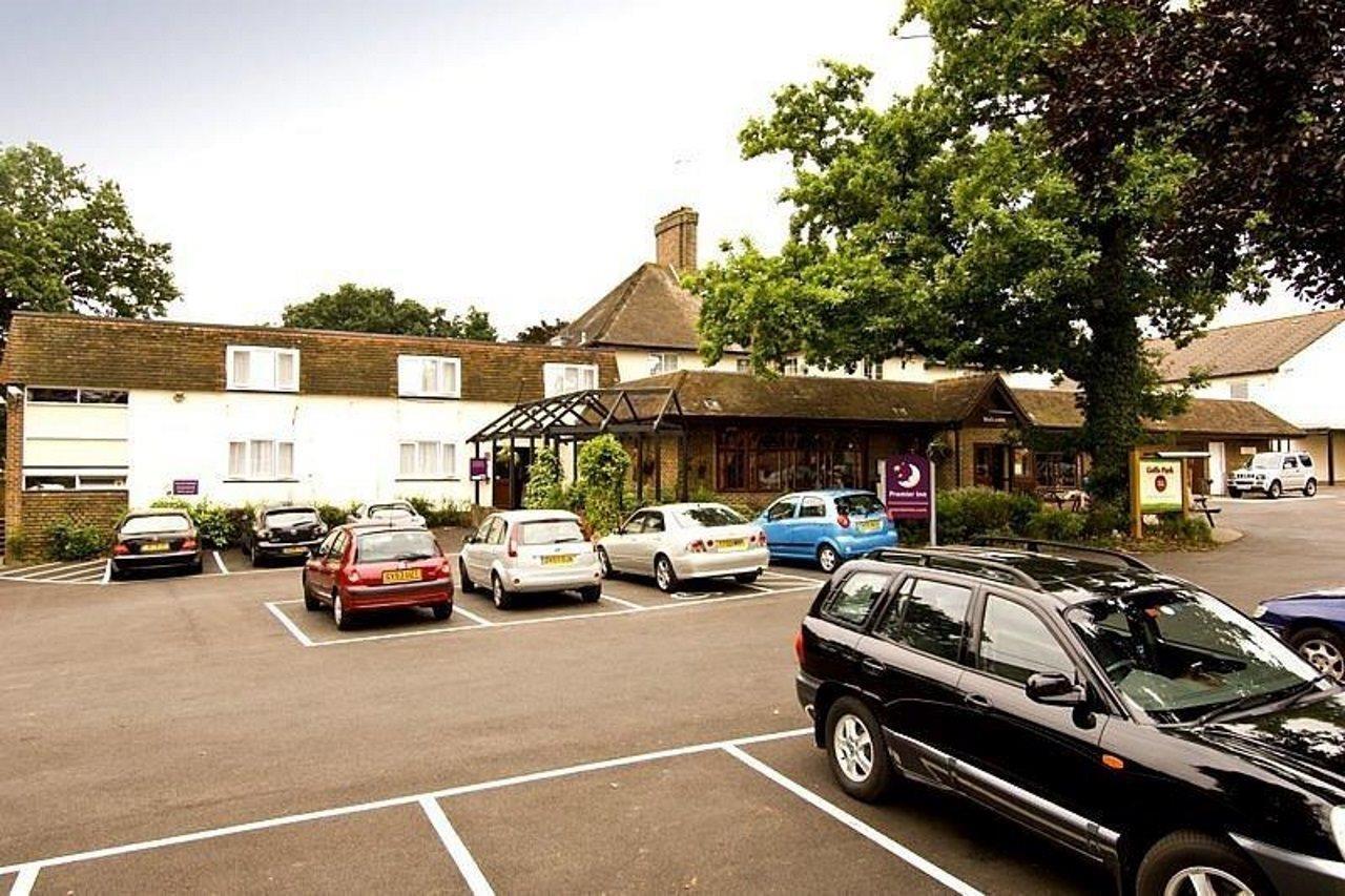 Premier Inn Gatwick Crawley Ngoại thất bức ảnh