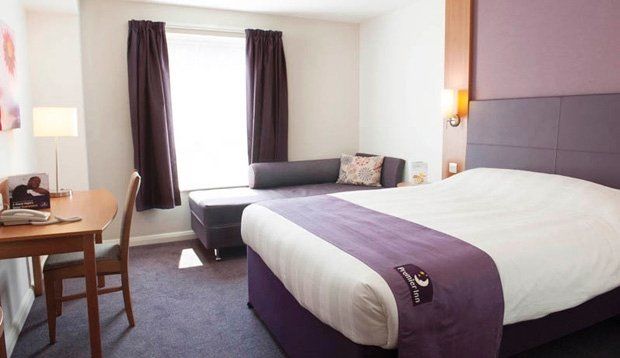 Premier Inn Gatwick Crawley Ngoại thất bức ảnh